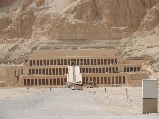 Temple of Hatchepsut (female Pharoh).jpg